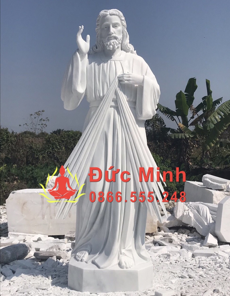 Tượng Chúa Thương Xót Đá Trắng Non Nước Đẹp