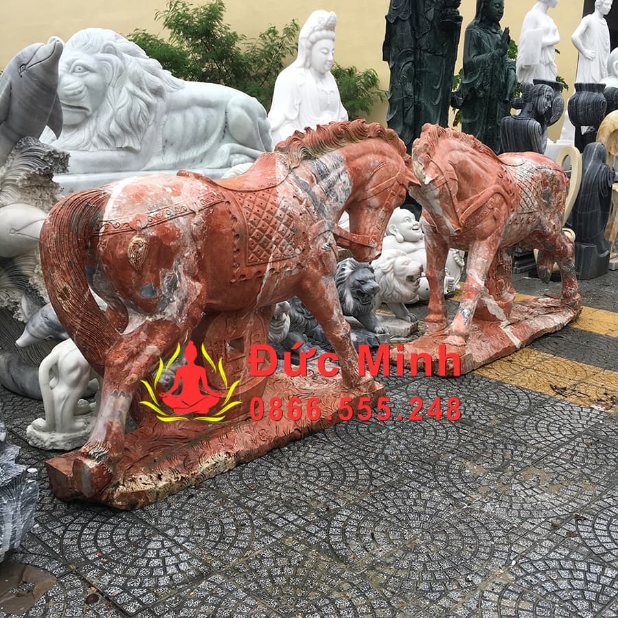 Tượng Ngựa Đá Đỏ Phong Thủy Để Cổng Đẹp