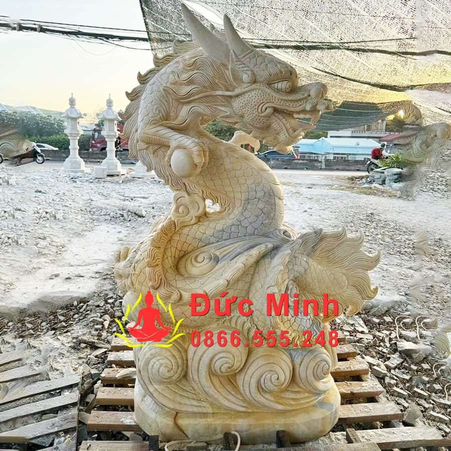Tượng Rồng Đá Vàng Phong Thủy Đẹp