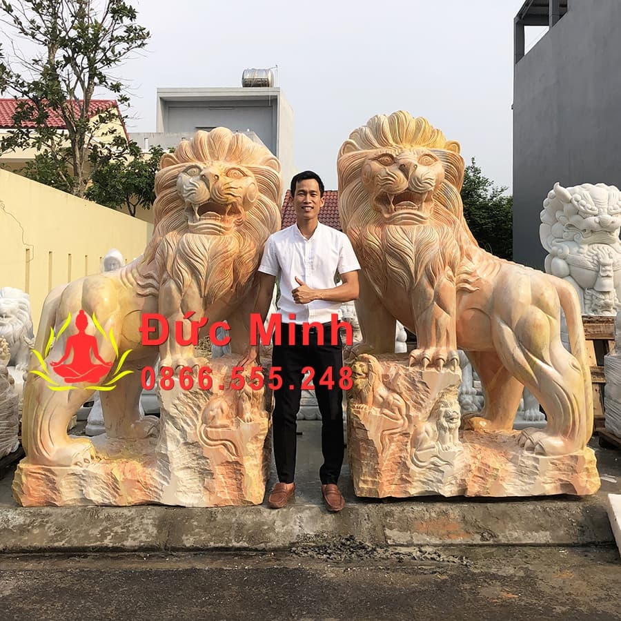 Tượng Sư Tử Đá Vàng Phong Thủy Để Cổng Đẹp Cao 2m