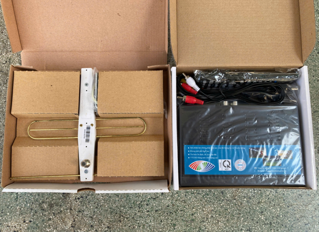 Đầu Thu Truyền Hình KTS DVB-T2 VTC T201 (T40) --- tặng kèm anten