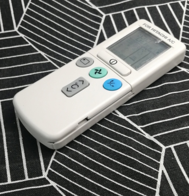 Remote máy lạnh Hitachi ML70 - Nút quạt xanh