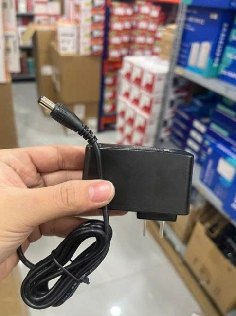 Sạc 5V/2A chui tròn lớn  -  CV