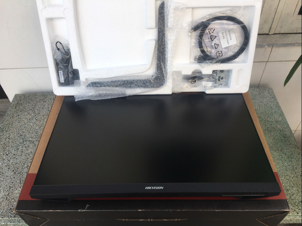 Màn hình Hikvision DS-D5024F2-BV2