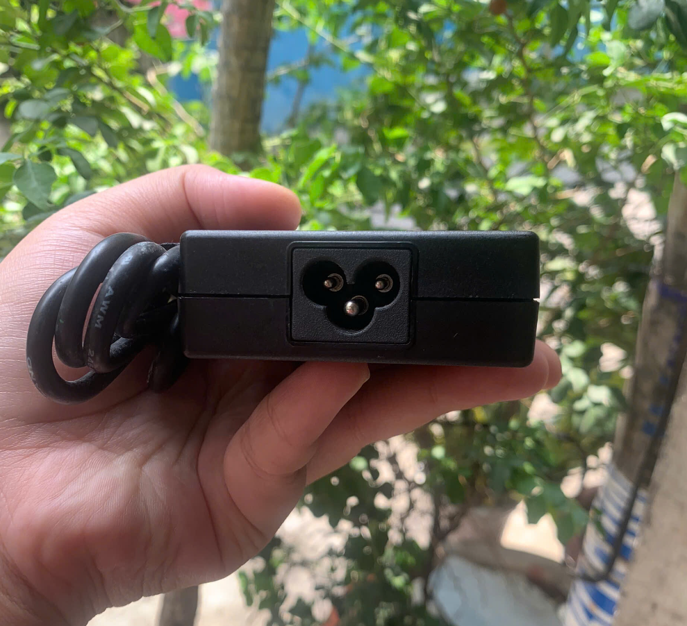 Nguồn 19.5V/7.7A SONY - Made in CHINA (chưa gồm dây nguồn)