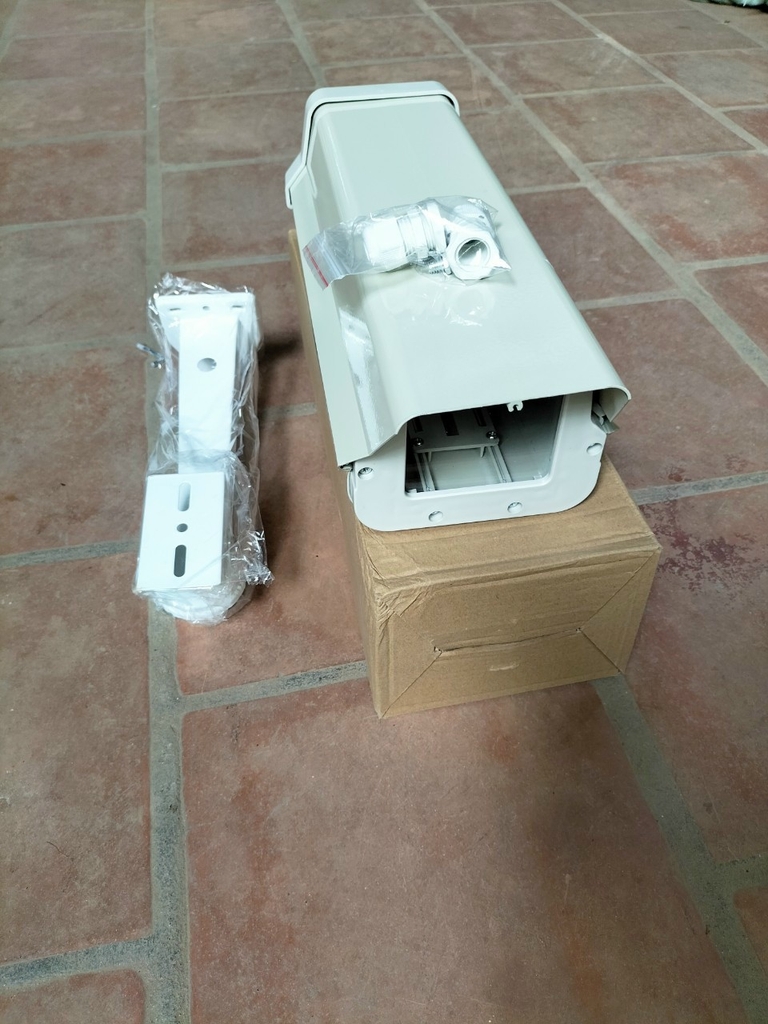 Hộp Đựng Camera + Chân Dài 40cm Rộng 11cm