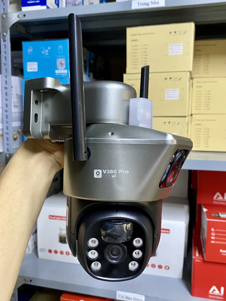 Solar Camera 4G Yoosee màu đen 2 mắt 2 khung hình, khe sim 4G - Mẫu Mới (12 LED + Còi báo động trắng  + App: V380 PRO)