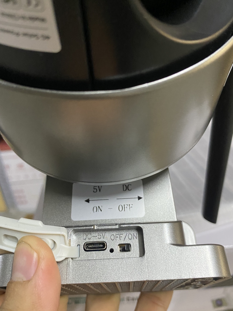 Solar Camera 4G Yoosee màu đen 2 mắt 2 khung hình, khe sim 4G - Mẫu Mới (12 LED + Còi báo động trắng  + App: V380 PRO)