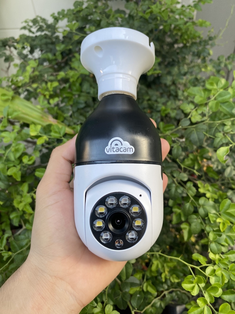 Camera Wi-Fi Yoosee bóng đèn 1 mắt, MÀU ĐEN, chui E27, có màu ban đêm, App:ICSEE