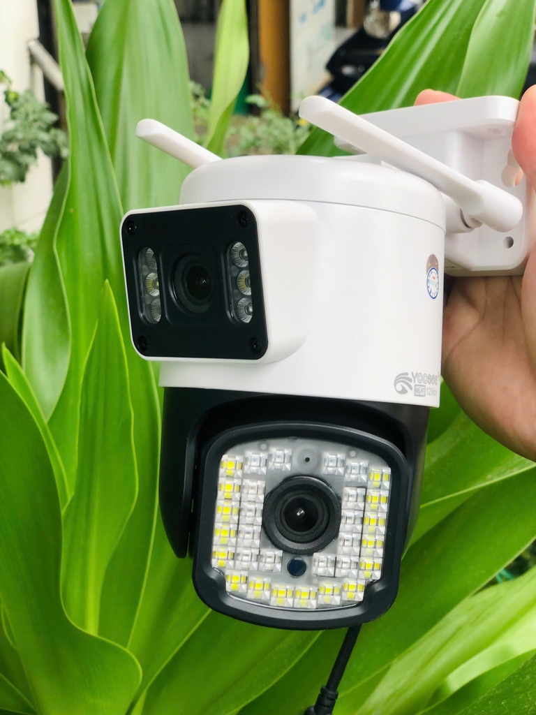 Camera Wifi 12MP Yoosee F36D-White | 4K | Ngoài trời | 2 ống kính 2 khung hình