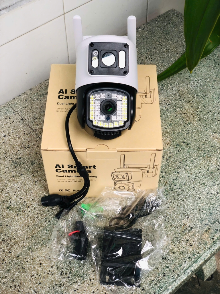Camera Wifi 12MP Yoosee F36D-White | 4K | Ngoài trời | 2 ống kính 2 khung hình