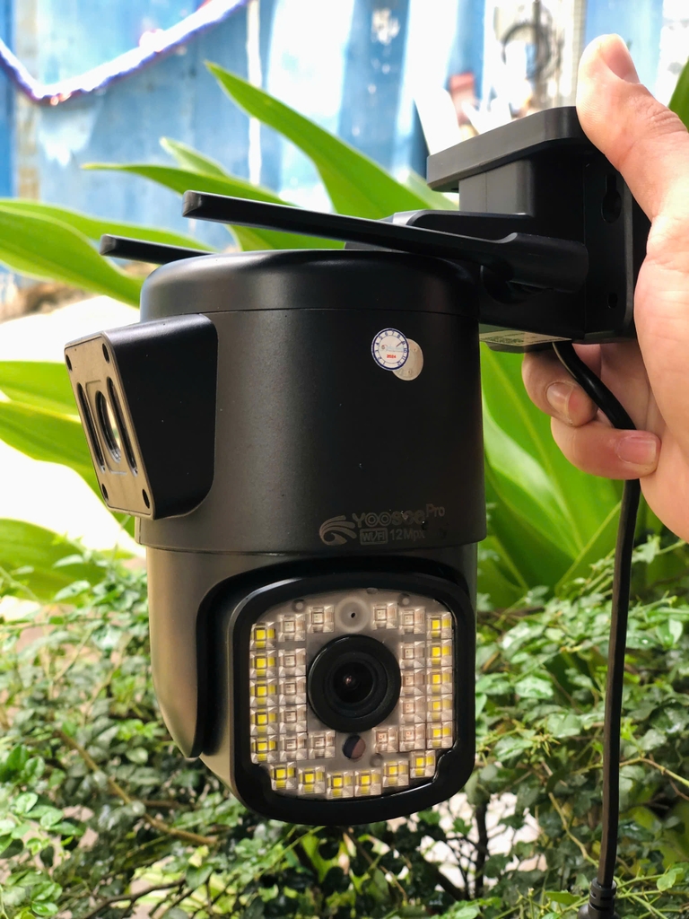 Camera Wifi 12MP Yoosee F36D-Black | 4K | Ngoài trời | 2 ống kính 2 khung hình