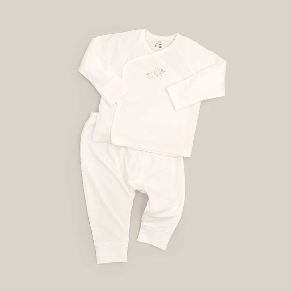 Bộ cài lệch trắng hình con ong NB CÔNG TY CỔ PHẦN NU VIỆT NAM