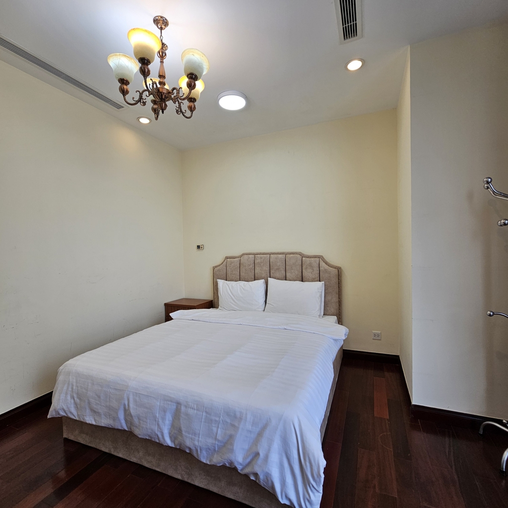 Vinhomes Royal City R5A 0901 - 3 bed room