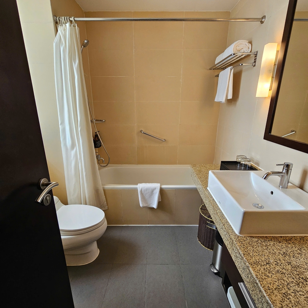 Somerset Hoa Binh - 2 bed room