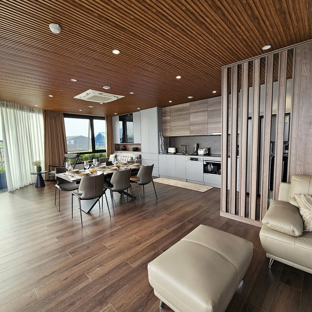Peninsula Perch Apartment - 1 bed room