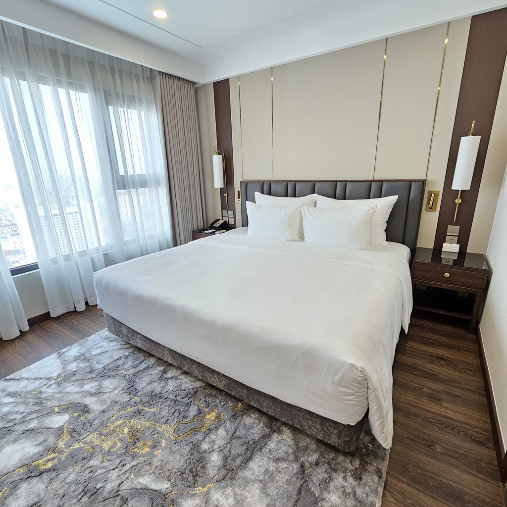 Grand K Hotel Suites - 1 bed room