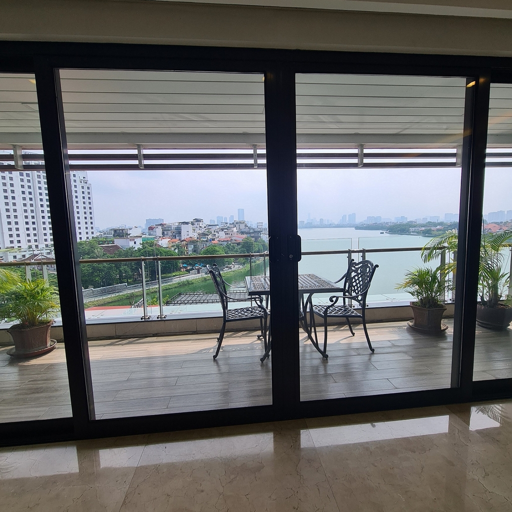 Lakeside Terrace Apartment - 3 bed room