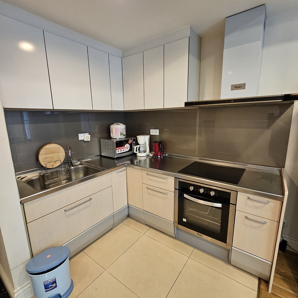 Hoang Thanh Tower - 1 bed room 1811