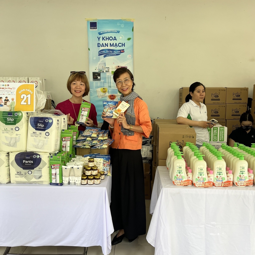 Cháo yến mạch dinh dưỡng đem đến bữa ăn tiện lợi cho các bệnh nhân.
