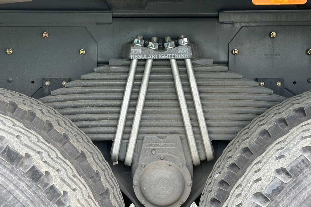 Treo sau thiết kế 12 lá nhíp