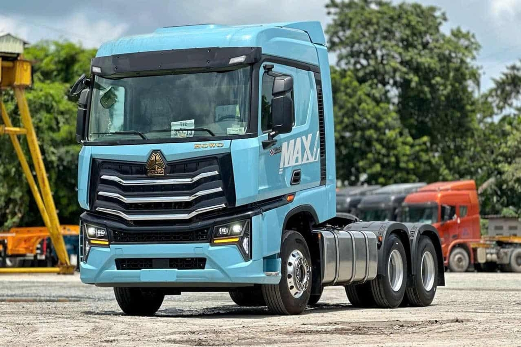 Howo Max 460 màu xanh lam