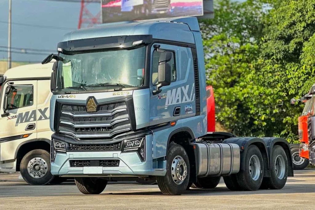Howo Max 460 màu xanh thủy tinh