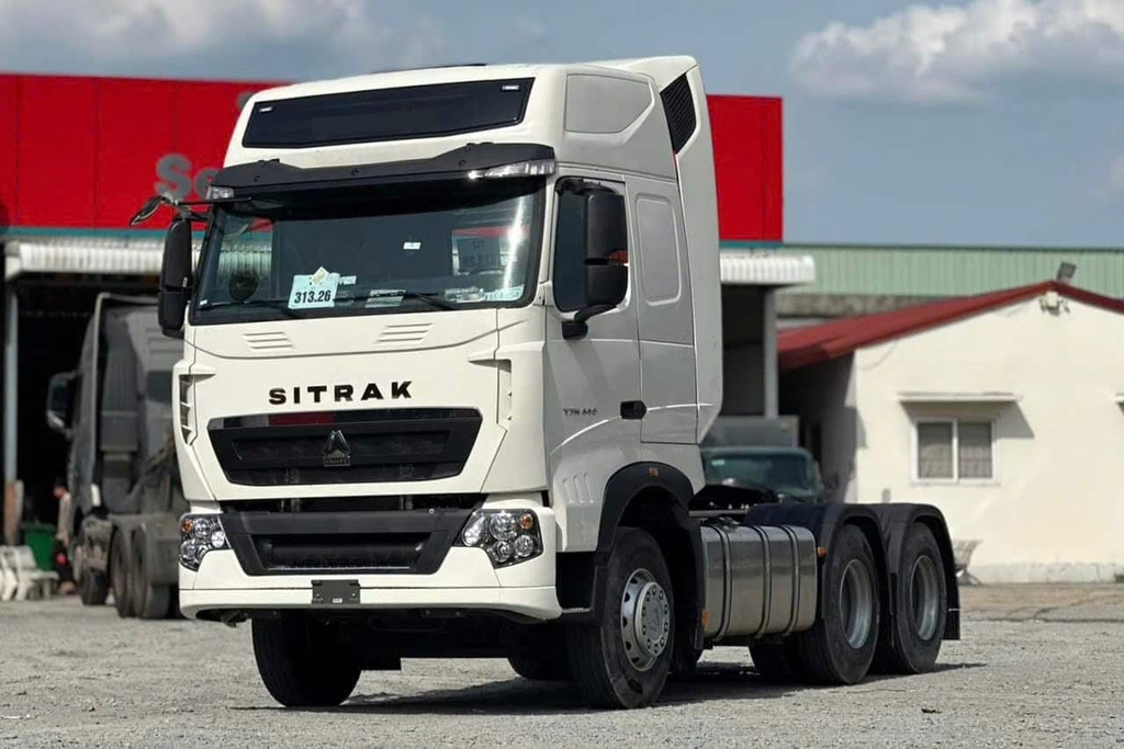 Howo Sitrak 440 cầu dầu màu trắng