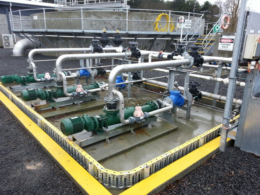 Máy bơm dầu làm mát là gì? Đặc tính kỹ thuật thế nào