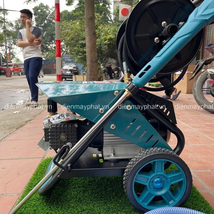 Máy phun xịt rửa xe cao áp 2550PSI NAKAWA 2.8KW TX-28