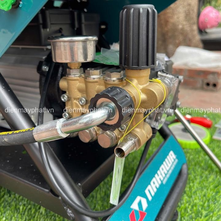 Máy Phun Rửa Xe Công Nghiệp 2.8KW Nakawa TX-28 2550PSI