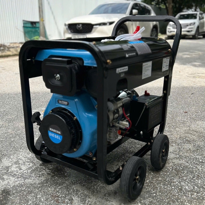 Máy phát điện chạy dầu 7KW HAKUDA HKD7500P1T
