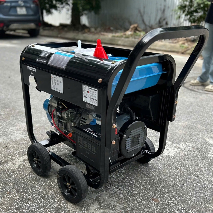 Máy phát điện chạy dầu HAKUDA 7KW HKD7500P1T