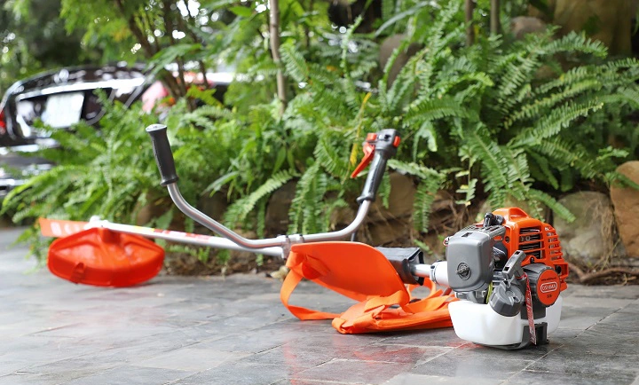 Máy cắt cỏ 2 thì OSHIMA 226 cam xám 850W