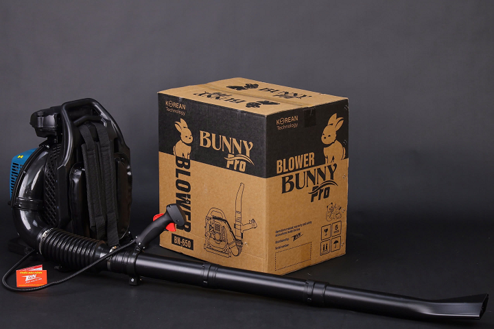 Máy thổi bụi chạy xăng 2 thì Bunny Pro BN-650 1.7KW 52cc