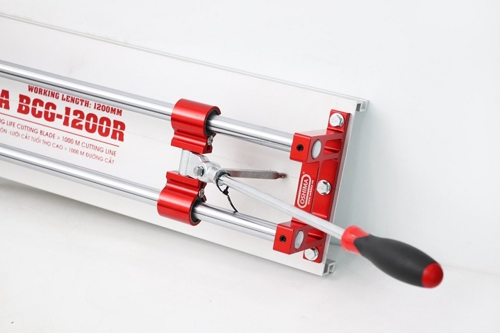 Máy Cắt Gạch Bàn Đẩy Tay Oshima BCG-1200R