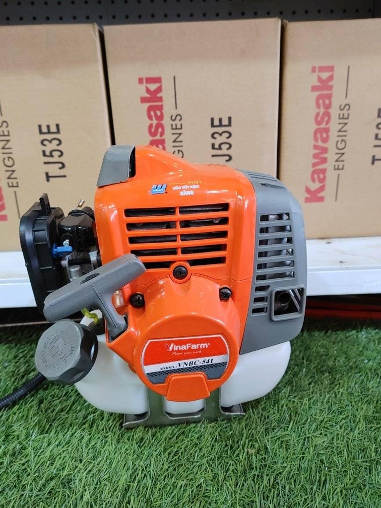 Máy cắt cỏ chạy xăng VINAFARM 1470W VNBC-541 2 thì