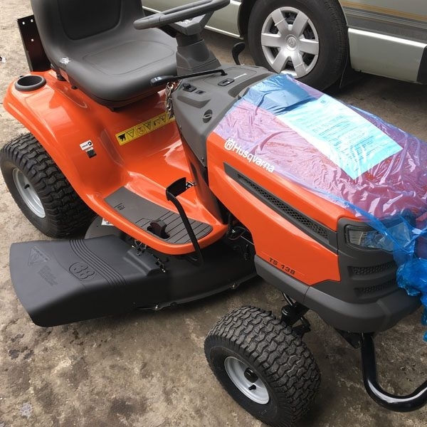 Máy cắt cỏ người lái HUSQVARNA TS138L