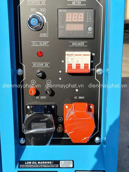 Máy phát điện chạy dầu HAKUDA HKD8000P3 PRO 8KW 3 pha siêu cách âm