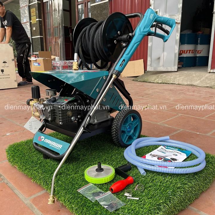 Máy phun xịt rửa xe cao áp 2550PSI NAKAWA 2.8KW TX-28