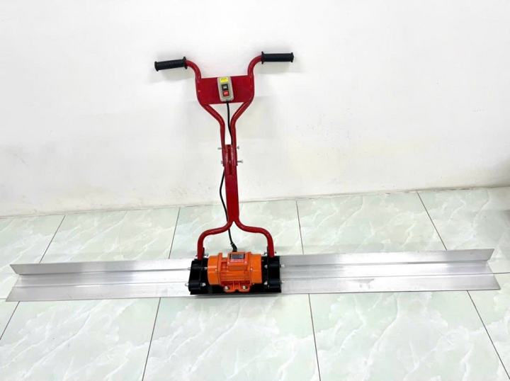 Máy đầm thước điện KAMASTSU KDE600 600W