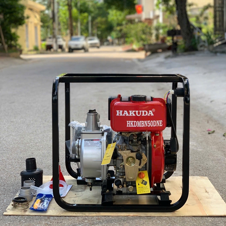 Máy bơm nước chạy dầu HAKUDA 3.6KW HKDMBN50DNE có đề