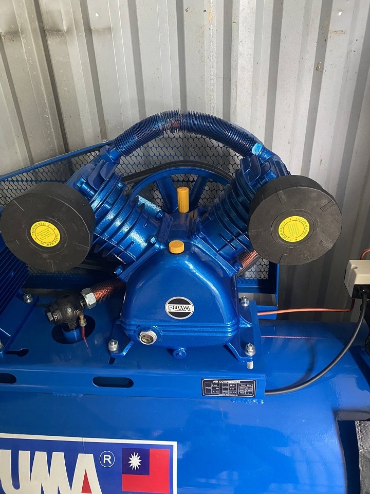 Máy nén khí dây đai Puma 5.5HP 260L 3 pha