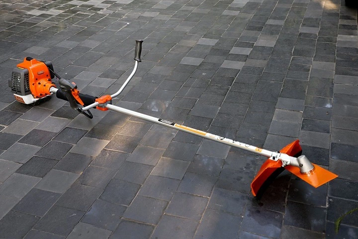 Máy cắt cỏ 2 thì OSHIMA 543 1.65KW cam xám