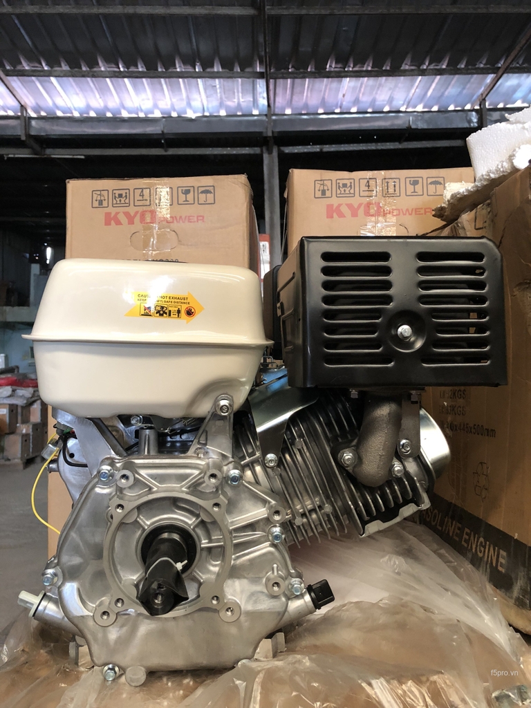 Máy nổ chạy xăng KYO 13HP tua nhanh