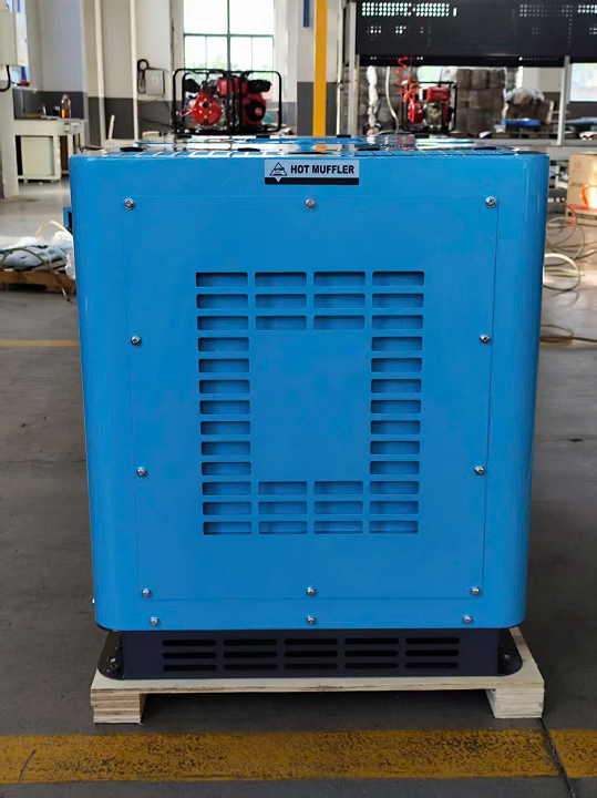 Máy phát điện chạy dầu HAKUDA HKD10000P3 PRO 10KW 3 pha siêu cách âm