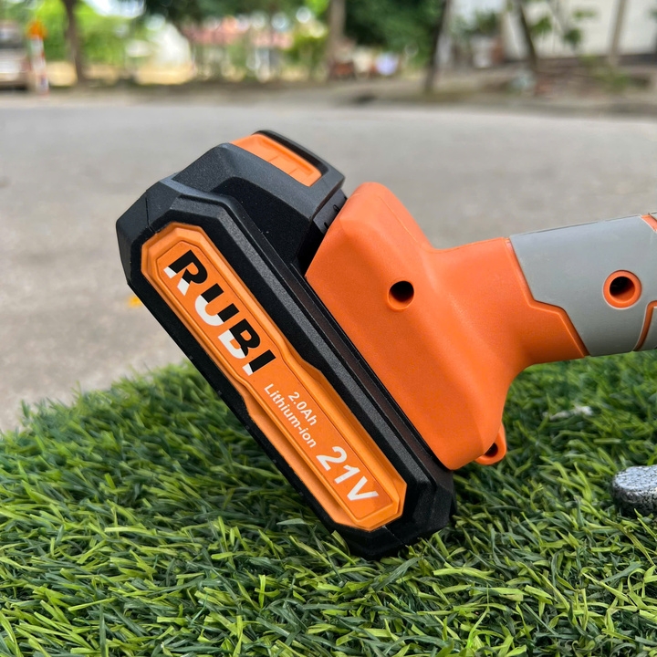 Máy rung gạch chạy pin Rubi RB1972