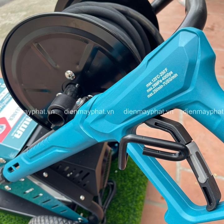 Máy phun xịt rửa xe cao áp 2550PSI NAKAWA 2.8KW TX-28