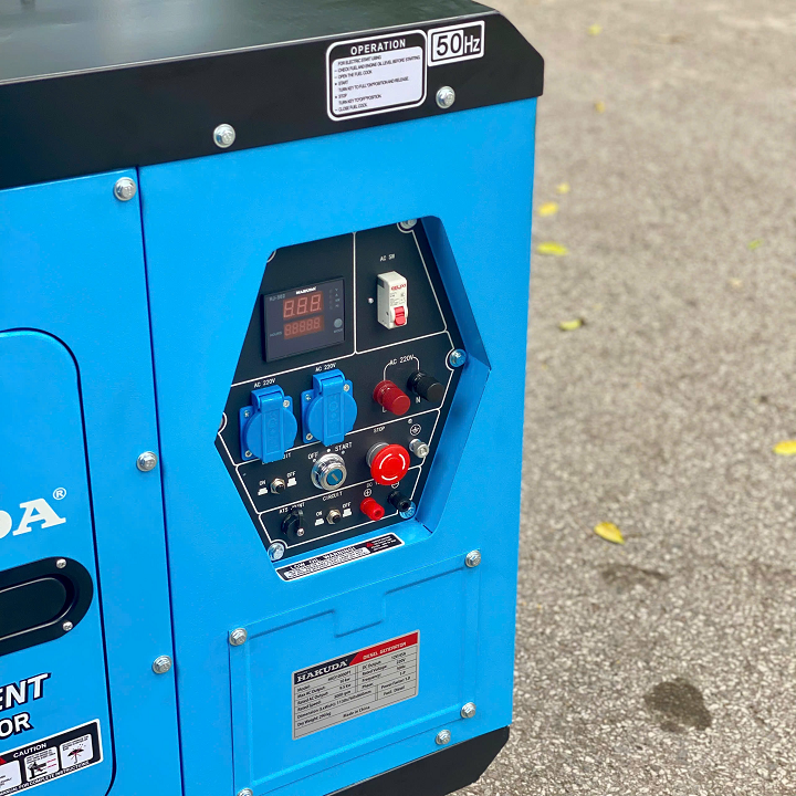 Máy phát điện chạy dầu 10kw HAKUDA HKD10000P3 chống ồn 3 pha