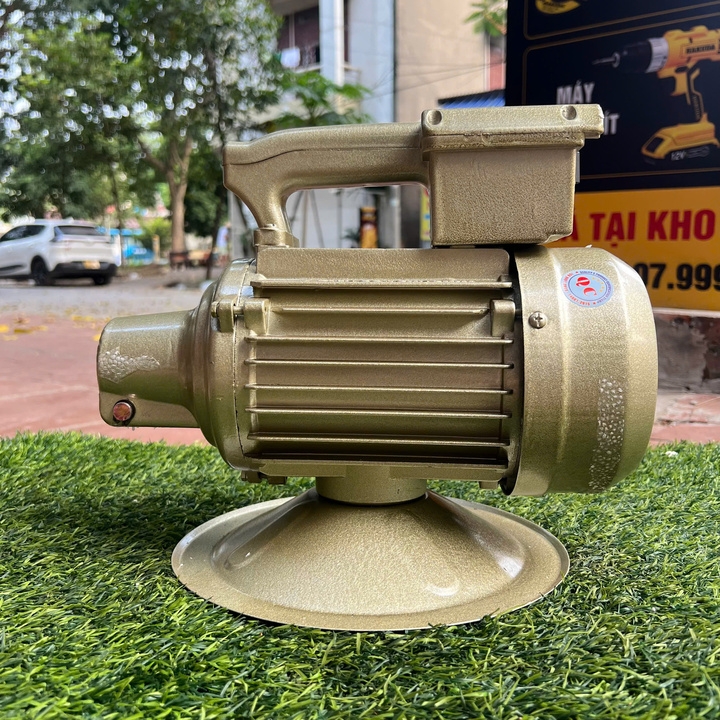Đầm dùi điện 1.1Kw/220V TOÀN PHÁT 2900 vòng/ phút